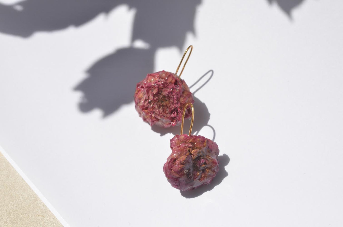 Mini rose earrings