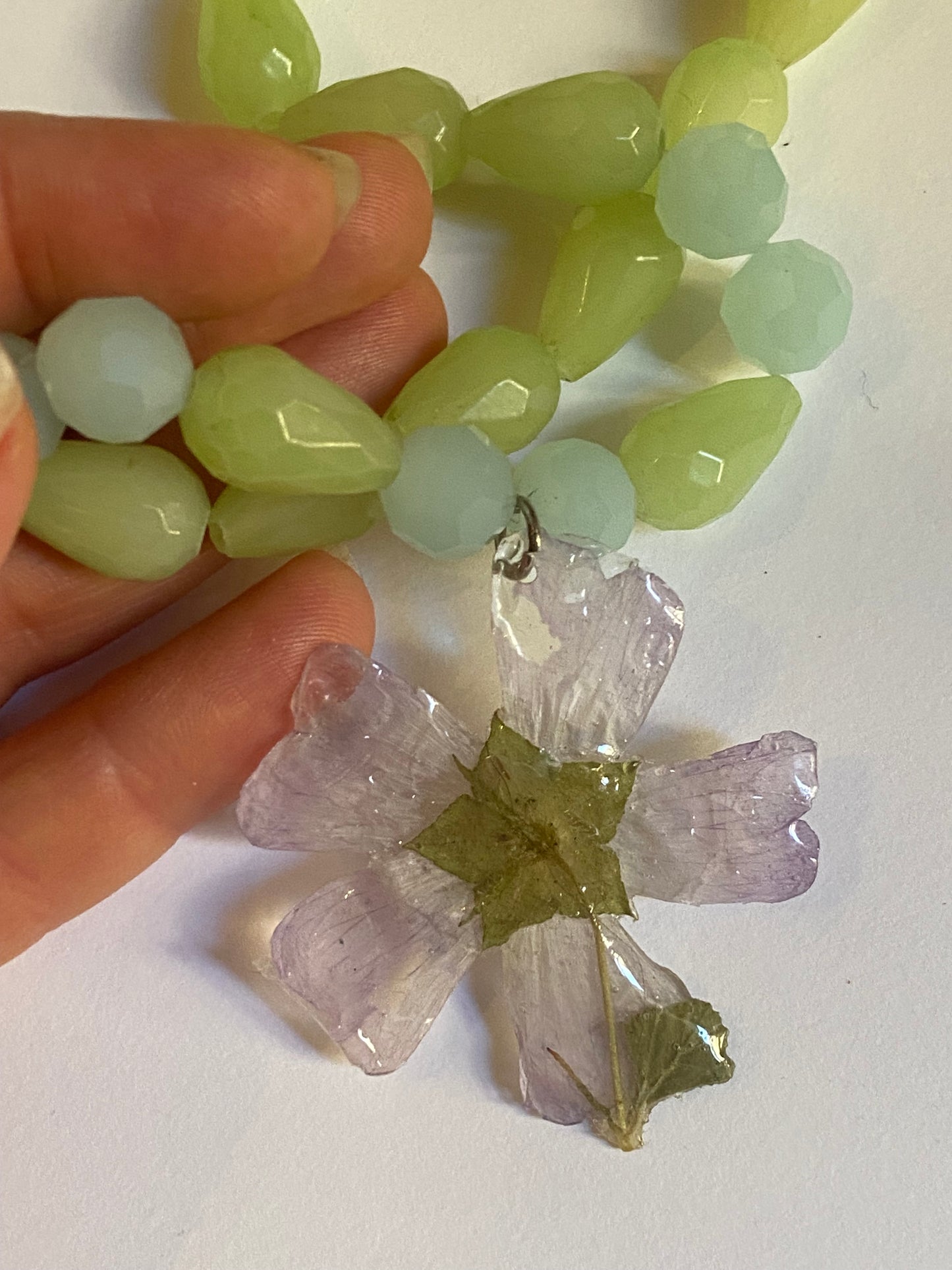 Collar flor de andalucía y cristales