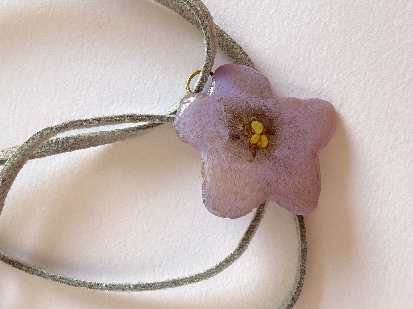 Colgante violeta