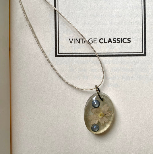 Gargantilla flor y cristales