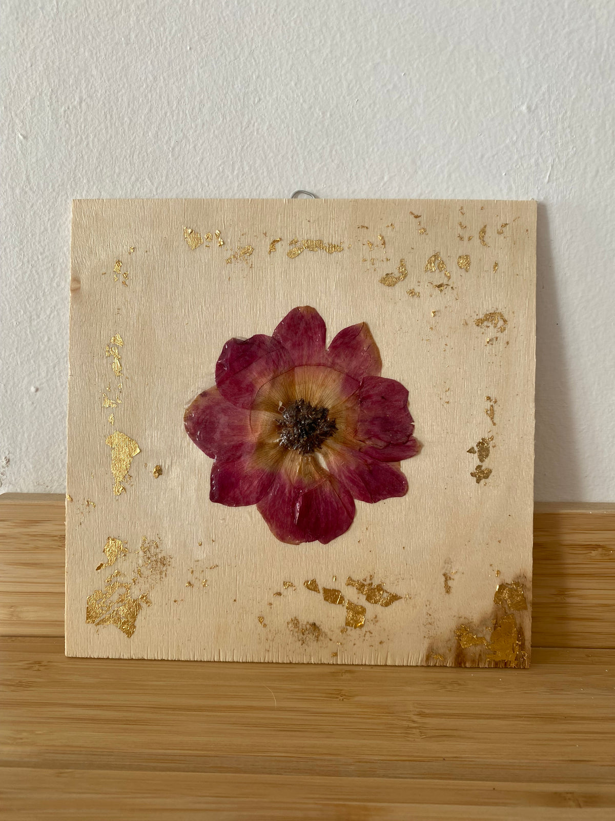 Cuadro de madera con tulipán