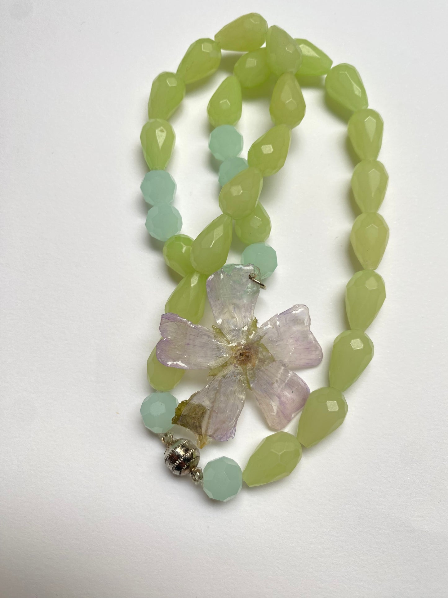 Collar flor de andalucía y cristales