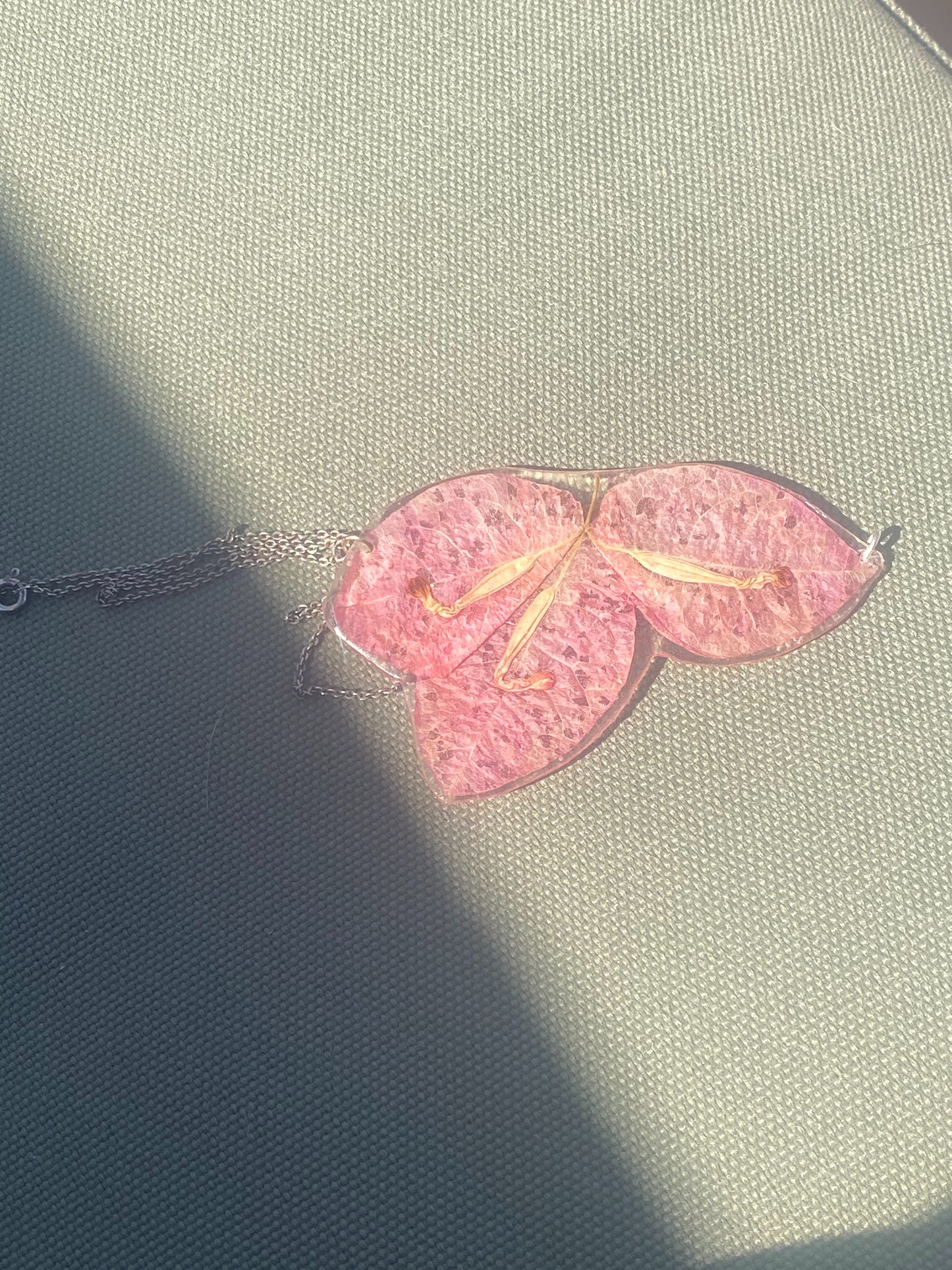 Collar de bugambilia 
